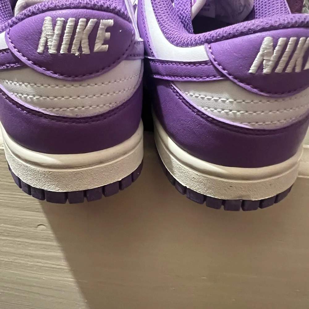 Nike Dunk Low - Picture 6 of 10